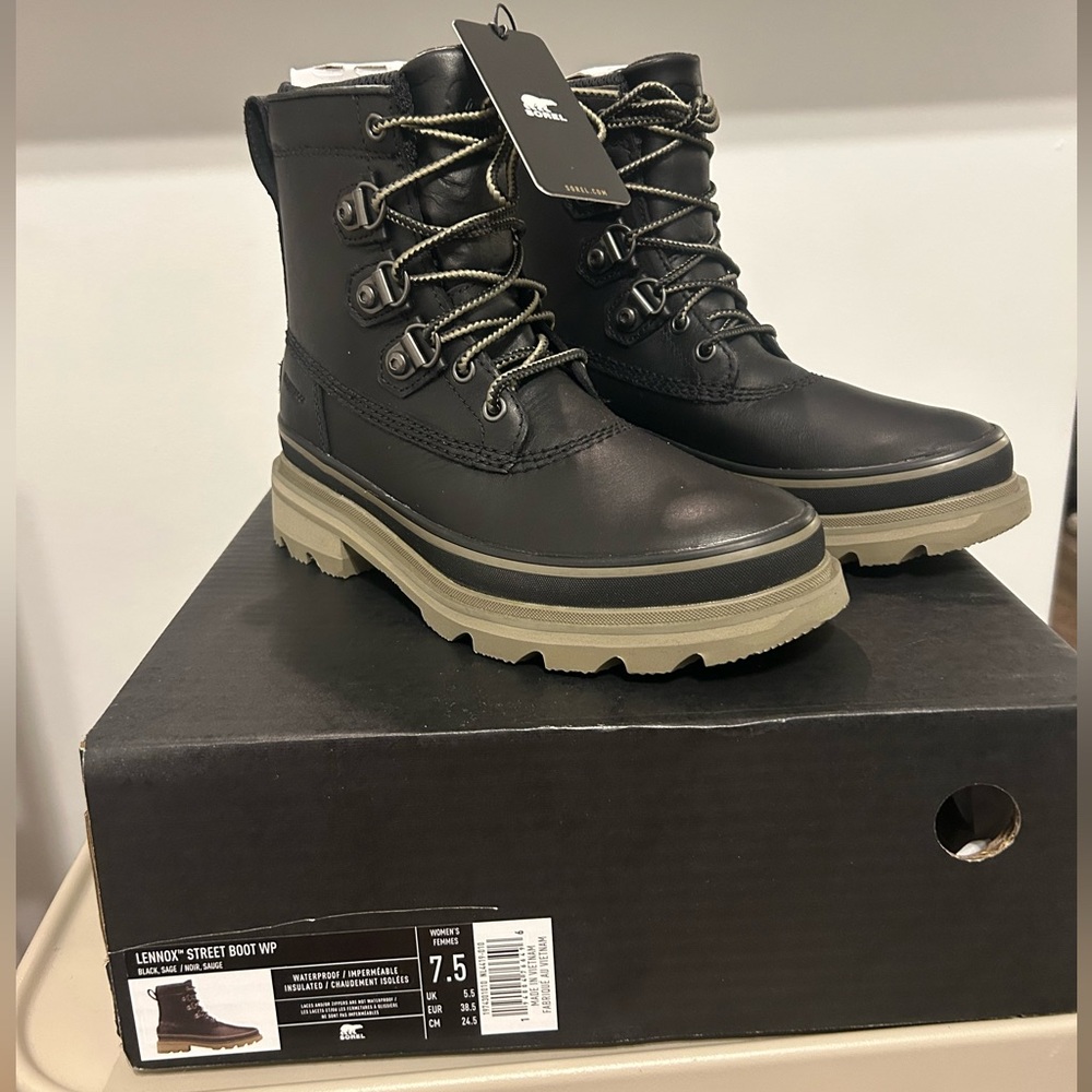 NEW Sorel Lennox Street Boot